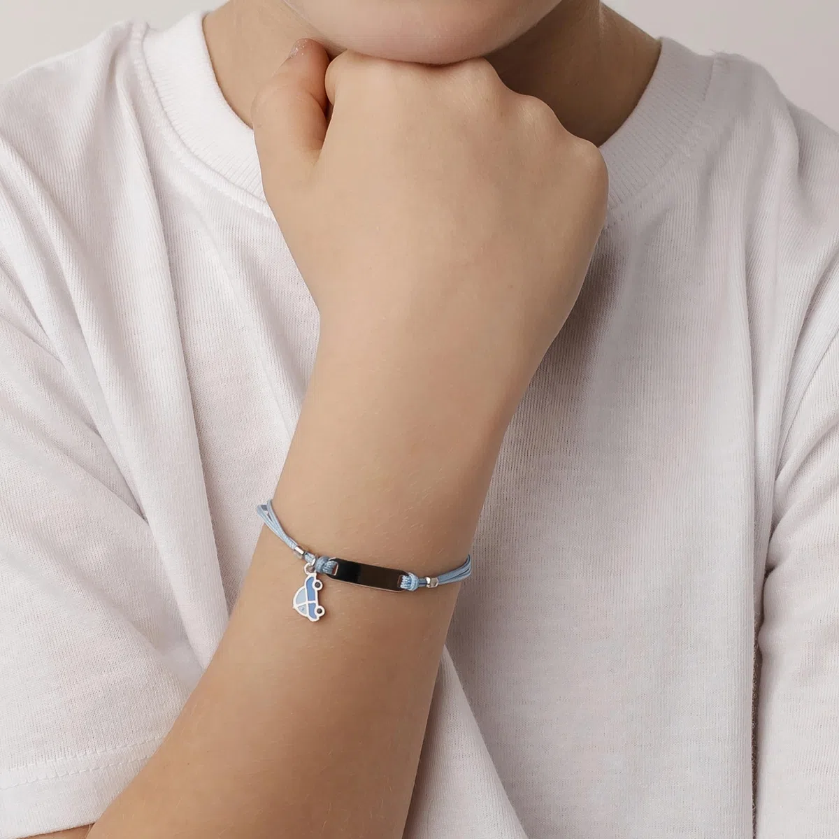 Sakrami Bracciale Argento 925 Bimbo Cordoncino Azzurro Macchinina Kids Collection + Confezione Regalo Personalizzata - Braccialetto per Nascita Comunione o Battesimo