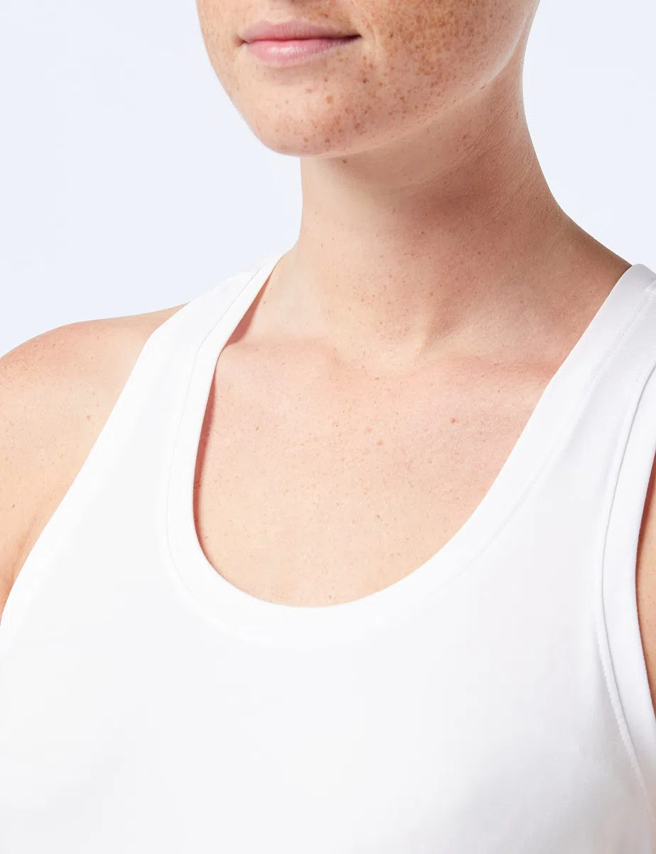 Amazon Essentials Donna Canotta Tecnica Sportiva con Spalline incrociate sulla Schiena e Scollo Rotondo, Tessuto Elasticizzato ad Asciugatura Rapida