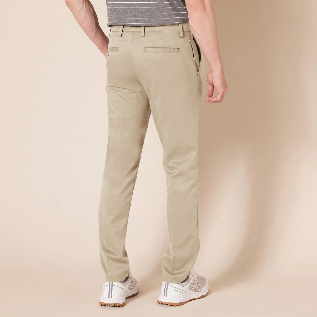 Amazon Essentials Pantaloni da Golf Elasticizzati Vestibilità Aderente da Indossare Tutto il Giorno Uomo