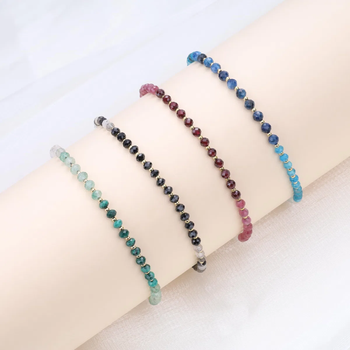 COAI Cavigliera da Donna con Perline Sfaccettate di Pietre Dure Colorate, Cavigliera Colorata da Donna in Pietra Naturale con Chiusura Regolabile