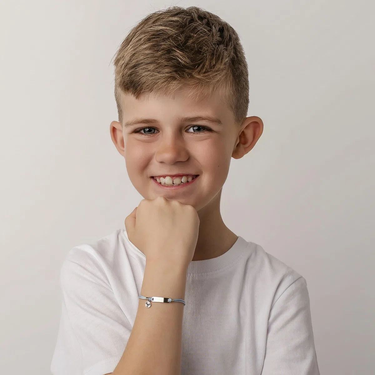 Sakrami Bracciale Argento 925 Bimbo Cordoncino Azzurro Pallone da Calcio Piastrina Incidibile Kids Collection + Confezione Regalo Personalizzata - Braccialetto per Nascita Comunione o Battesimo