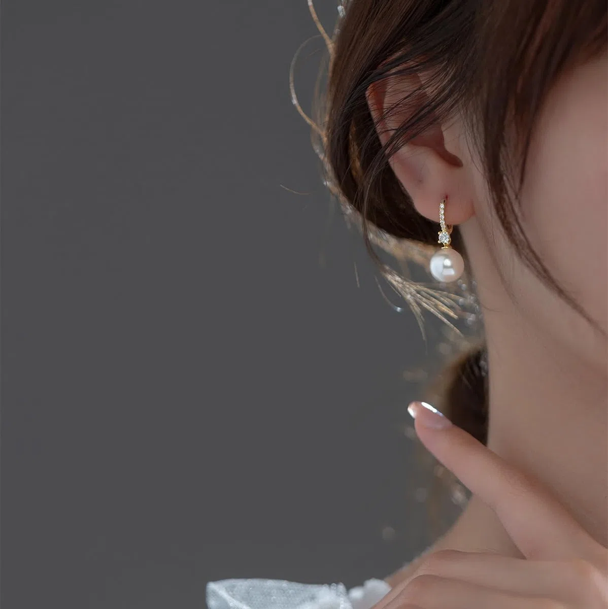 Kesaplan Orecchini con perle per donne e ragazze, placcati in oro 14 K, ipoallergenici, con zirconia cubica 5A, orecchini pendenti eleganti gioielli per regali
