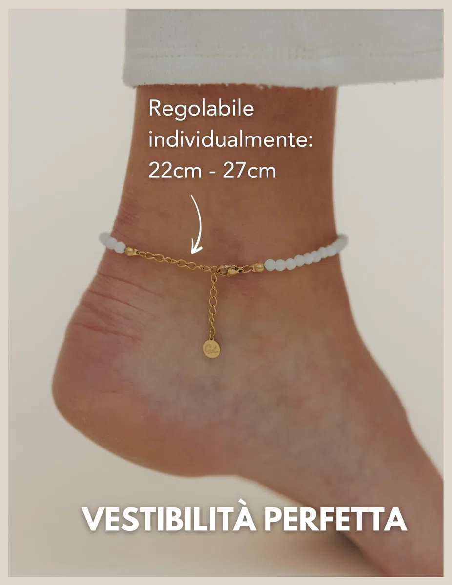 GD GOOD.designs EST. 2015 Cavigliere da donna con perle di giada 4 mm - Impermeabile - Cavigliera in pietra naturale colorata con chiusura regolabile in oro 18 carati