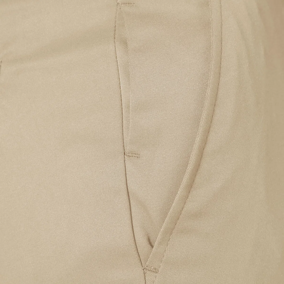 Amazon Essentials Pantaloni da Golf Elasticizzati Vestibilità Aderente da Indossare Tutto il Giorno Uomo