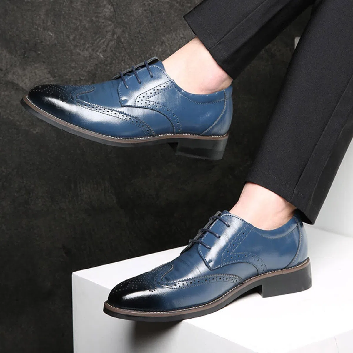 Scarpe da lavoro da uomo, classiche Oxford, da sposa, larghe, in pelle, con lacca, eleganti, leggere, con lacci