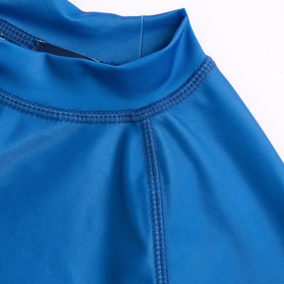 Chicco, Costume Bambino e Bambina, Costume Due Pezzi con Maglietta a Maniche Lunghe e Slip, Comodo e Versatile, Ideale per Mare o Piscina, Abbigliamento Bambino e Bambina, Designed in Italy