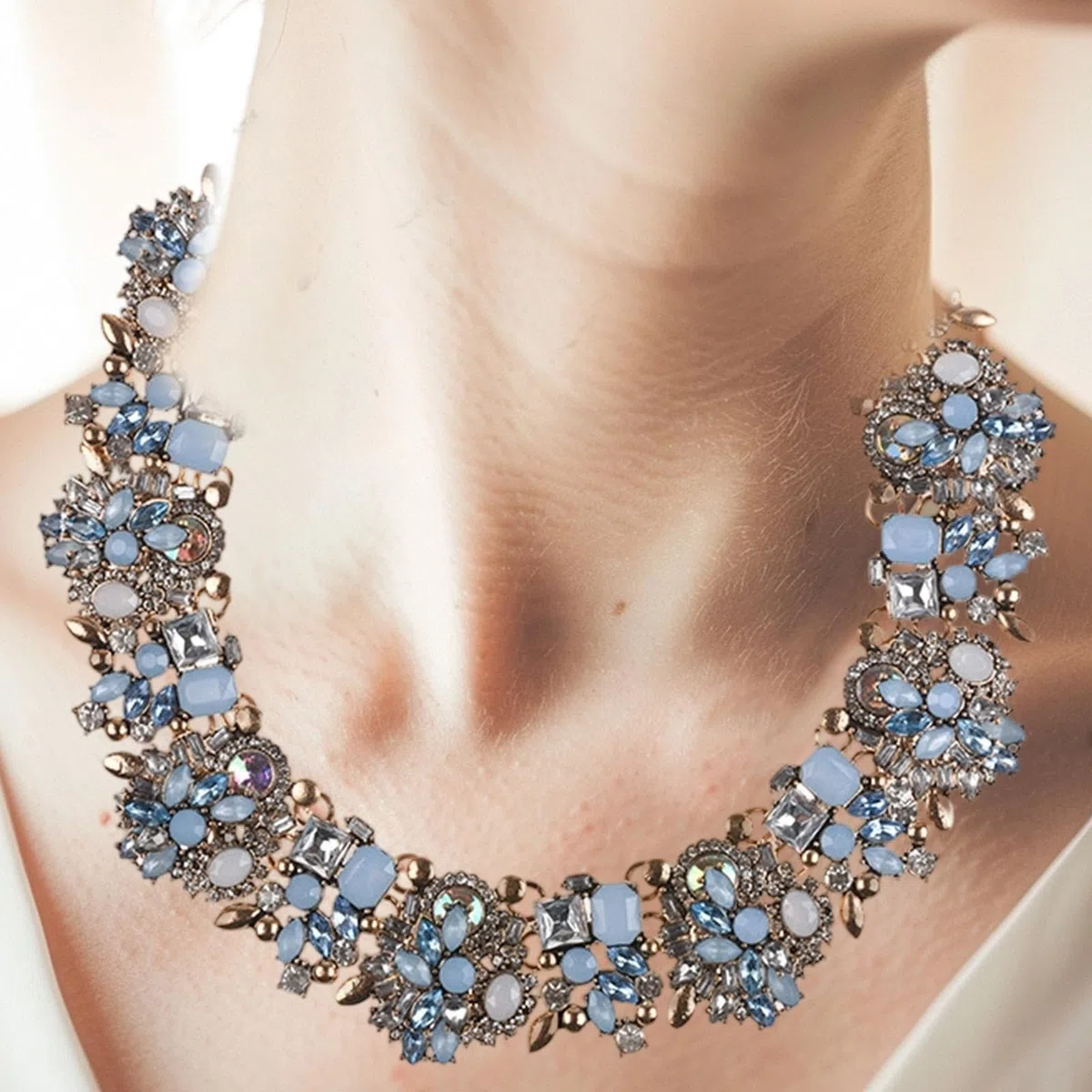 Collana con, a Catena Grossa, Regalo per Moglie, Accessorio per Abbigliamento per Donne e Ragazze, Collana Bavaglino alla