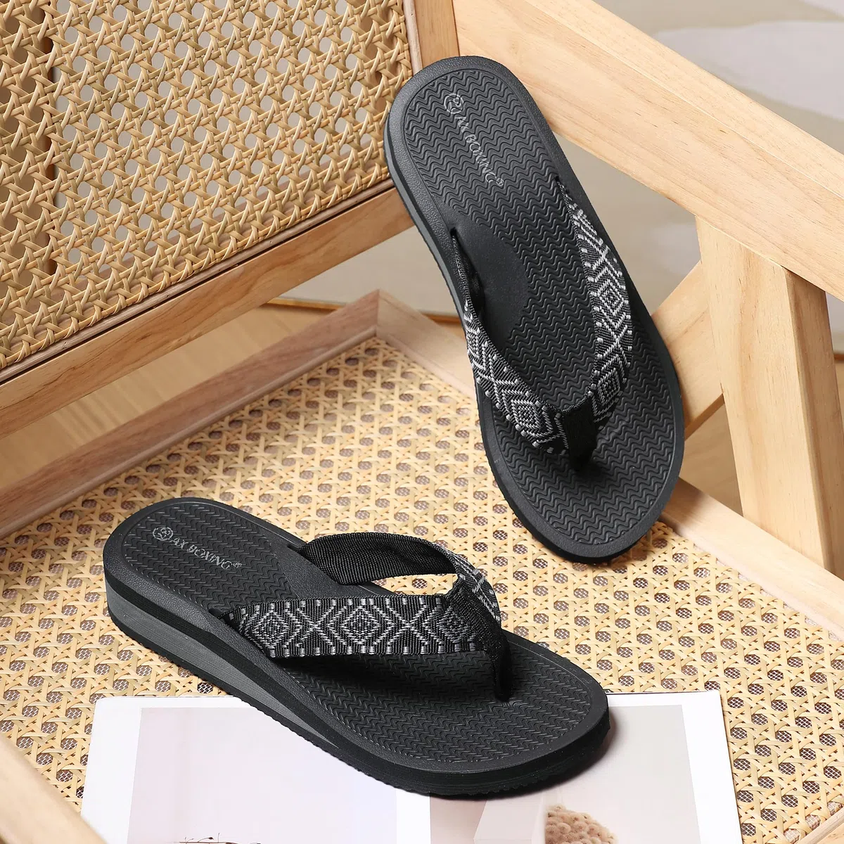 AX BOXING Infradito Donna Zeppa Leggero Ciabatte Wedge Sandali Estive Platform Comodi Pantofole per Mare Spiaggia e Piscina Interno Esterno 36-41 EU