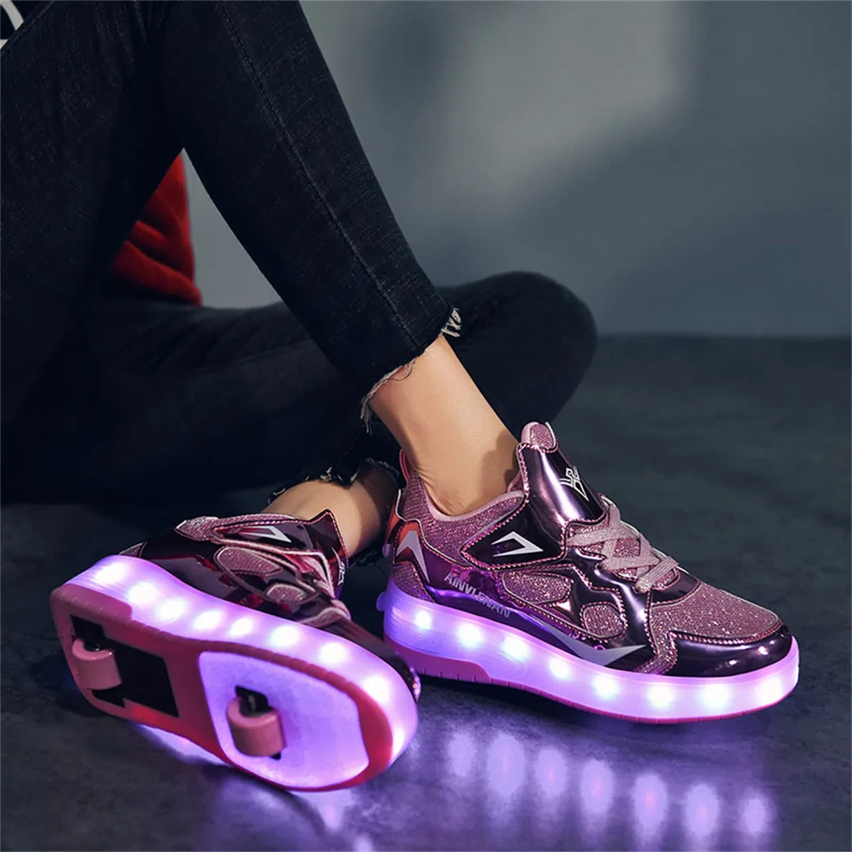 Scarpe con rotelle da Bambina Scarpe con luci Ragazza Scarpe da LED Ruota Skateboard Sneaker Sportive con Rotelle Multisports Skateboard Sneaker con Ruote per Bambini epifania natale compleanno regalo