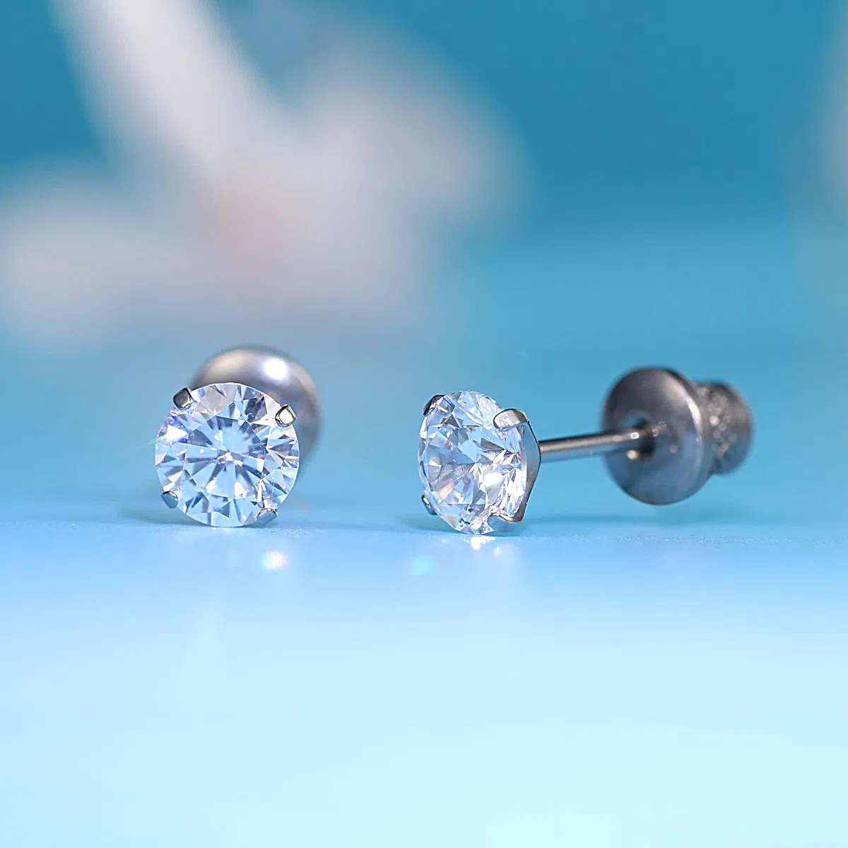 limerencia G23 Orecchini in Titanio Orecchini Uomo Diamante con Retro a Vite,Orecchini Anallergici con Zircone Cubica per Donna Bambina,Orecchini Senza Nichel per Orecchie Sensibili