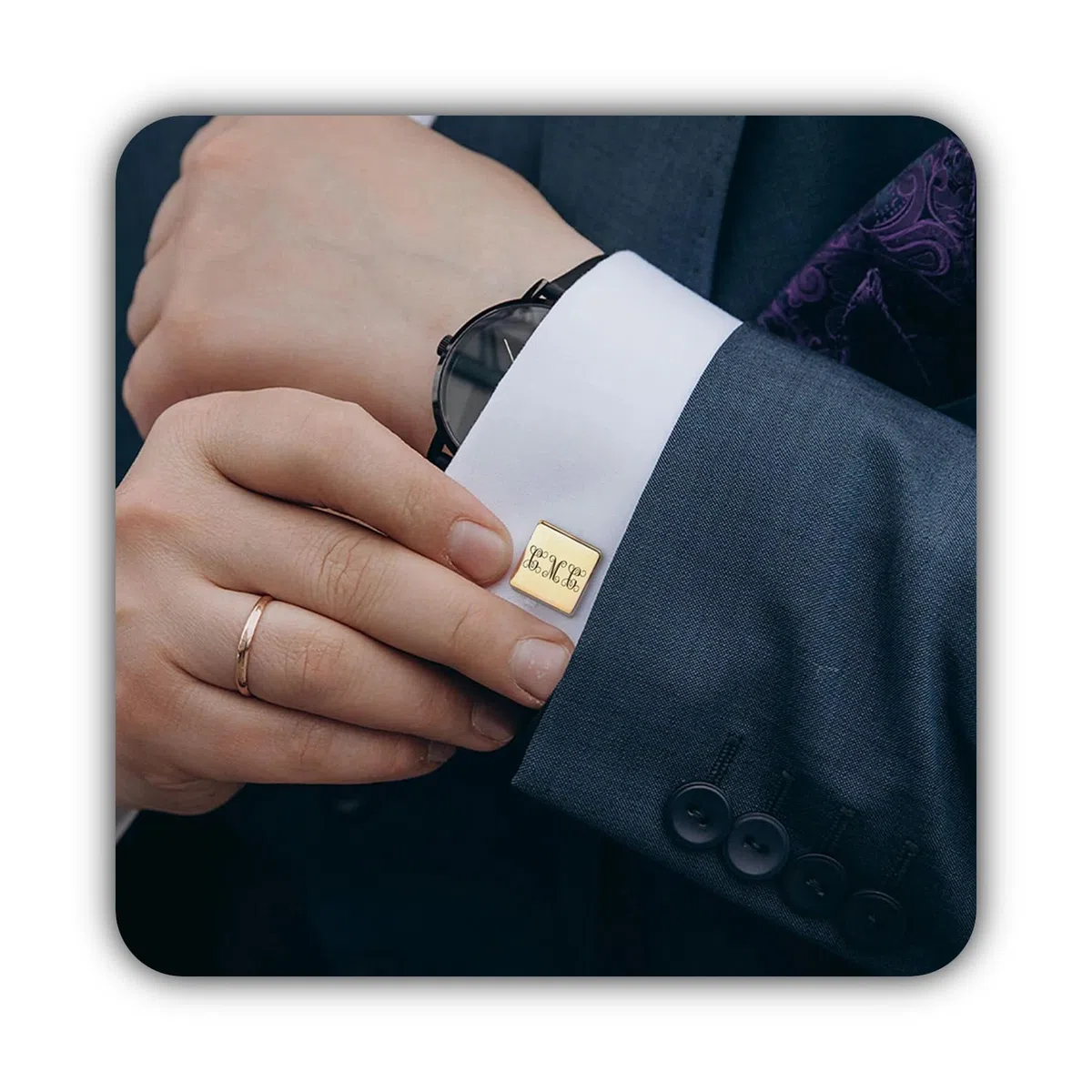 Gemelli in oro - Gemelli con lettera monogramma inciso - Design iniziale dei gemelli personalizzati - Gemelli con nome - Regalo Groomsman