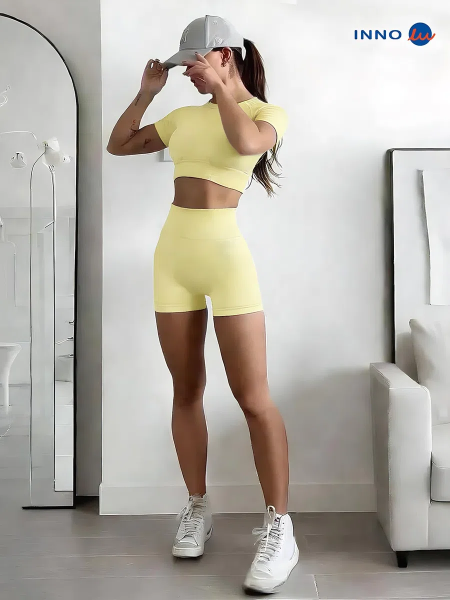 Workout Sets per Donne 2 Pezzi Top Crop Senza Cuciture e Pantaloncini Alta Vita Abbigliamento Yoga Fitness Palestra Casual