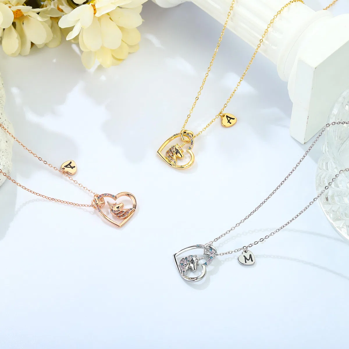 TINGN Regali Unicorno per Ragazze, Iniziali Placcate Oro Rosa 14K Ciondolo a Cuore CZ Collana Unicorno con Lettere per Ragazze Bambini Collana Unicorno Regali Anniversario per Donne Gioielli Ragazze