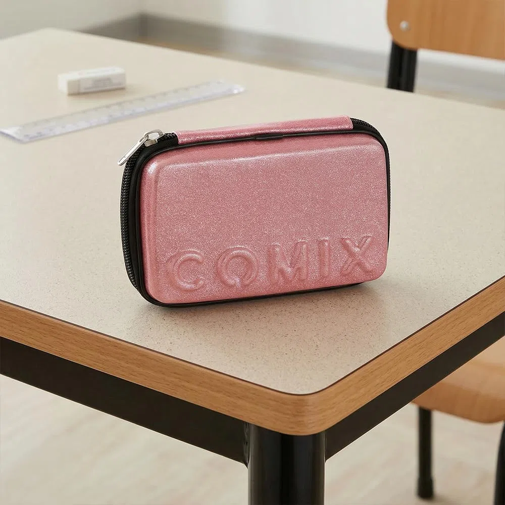 COMIX - Astuccio Scuola, Astuccio Maxi Zip per Bambini e Ragazzi, con Set Cancelleria Incluso, Cover Rigida con Maxi Logo in Rilievo e Tirazip in Metallo, 14,5 x 21h x 6,5 cm