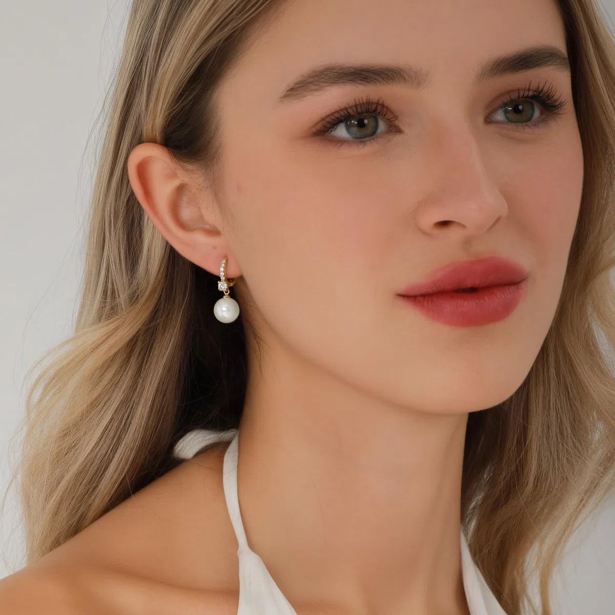 Kesaplan Orecchini con perle per donne e ragazze, placcati in oro 14 K, ipoallergenici, con zirconia cubica 5A, orecchini pendenti eleganti gioielli per regali