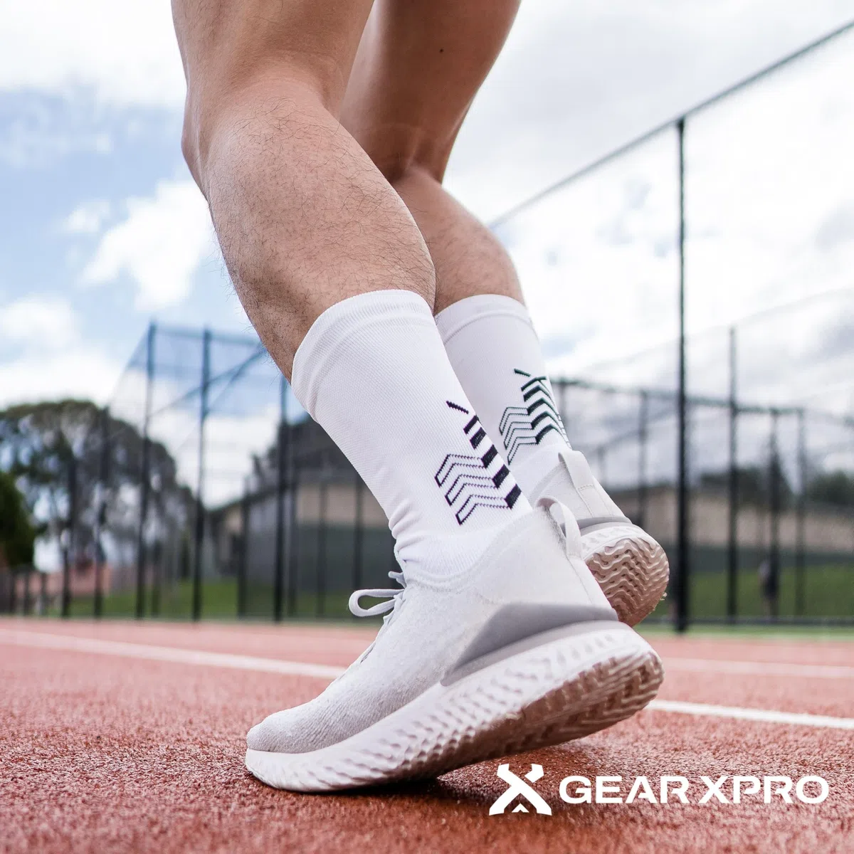 SOXPro Ultra Light – Calze Antiscivolo Calcio Ultra Sottili – Grip Socks Unisex con Frecce in Silicone – Calzini Leggeri 30g per Scarpini Stretti - Traspiranti e Professionali