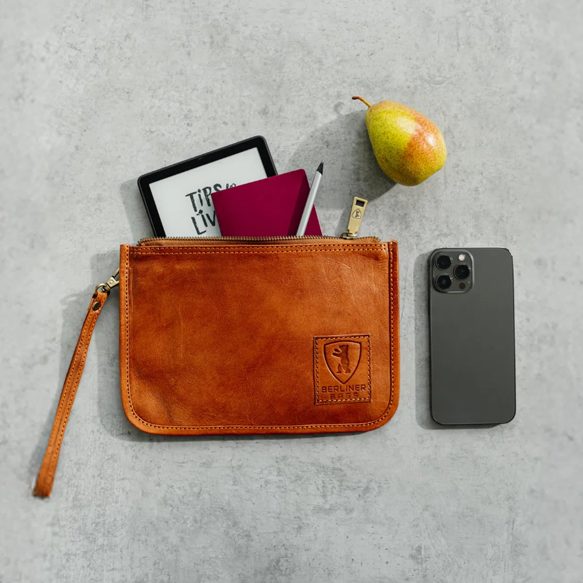 Berliner Bags Cartella Porta Documenti Theo M in Vera Pelle, Organizer da Viaggio con Zip e Laccetto Rimovibile, Porta Passaporto e Accessori, Unisex – Marrone
