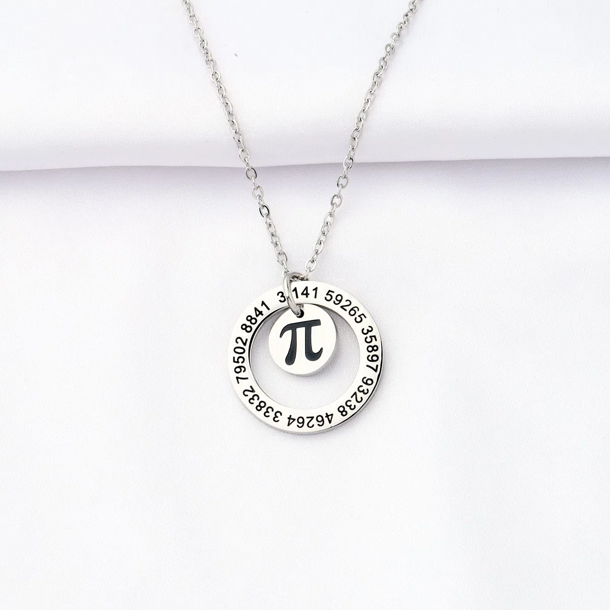 FUSTMW Matematica collana simbolo matematica ciondolo collana matematica gioielli regali matematica numero simbolo scienza matematica regali matematica, Large, Nessuna pietra preziosa