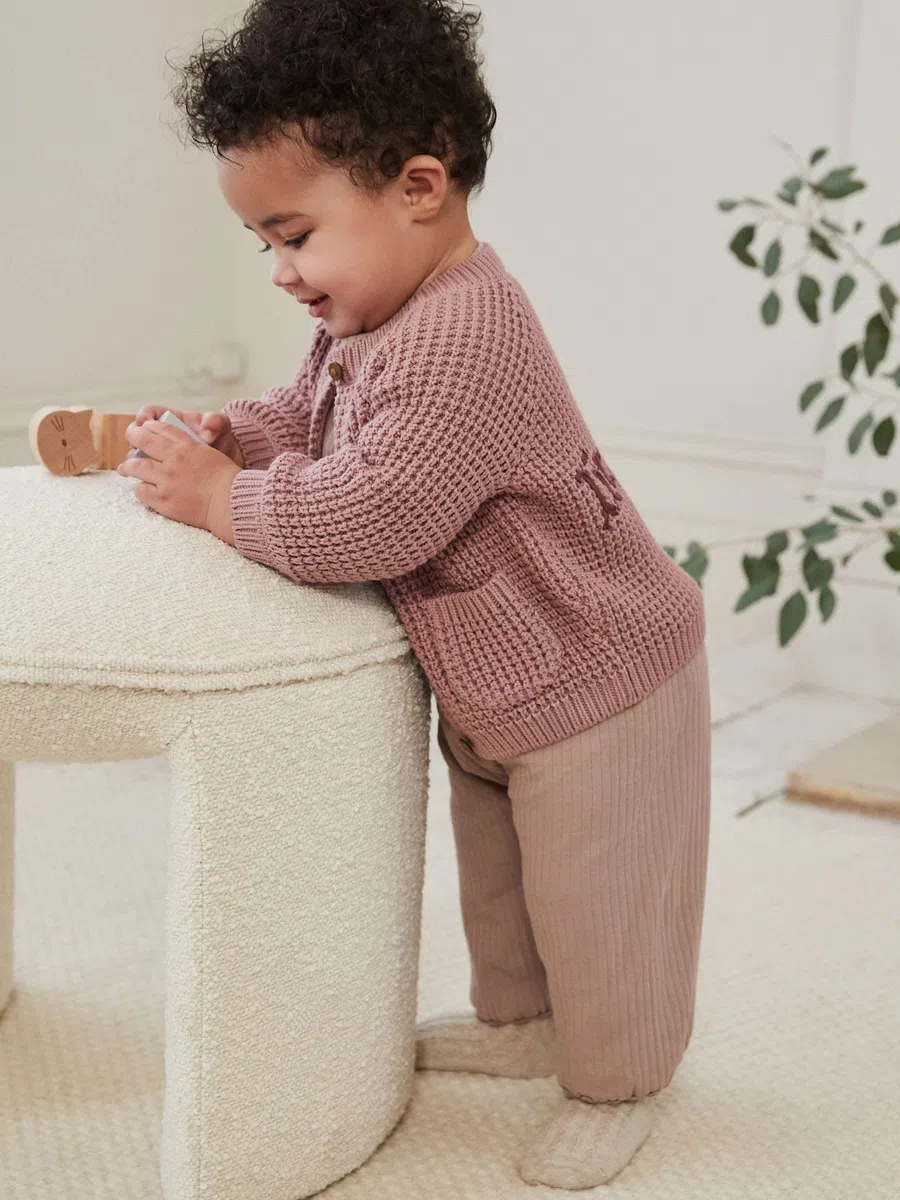 NEXT Bambina Cardigan in Maglia per Bebè con Scritta Ricamata sul Retro