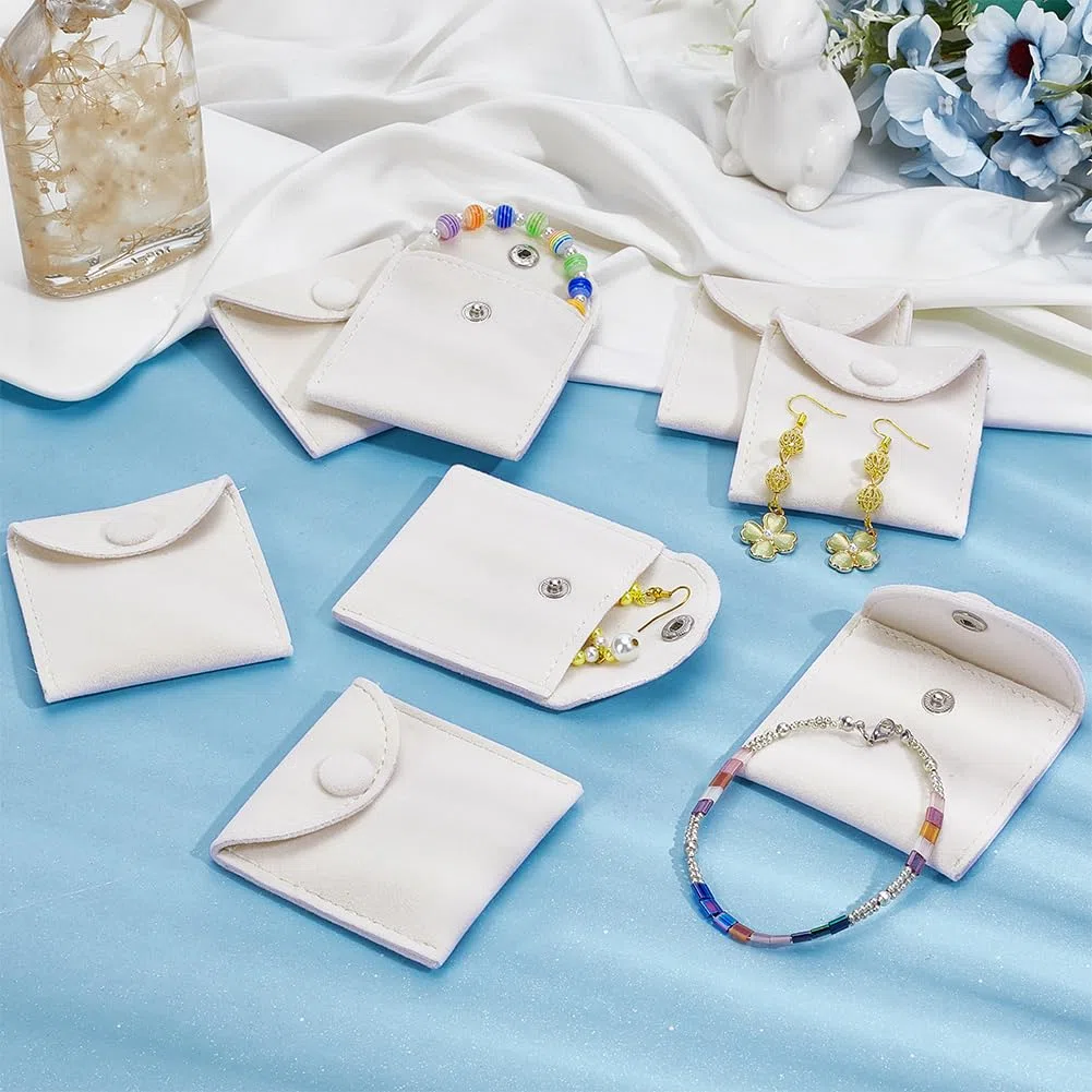 NBEADS 24 pz Sacchetti di Gioielli In Velluto con Bottone A Pressione, Borse Portaoggetti per Gioielli In Velluto Color Seta di Mais Borsa Regalo di Lusso per Confezione Regalo, 7.4x7.1cm