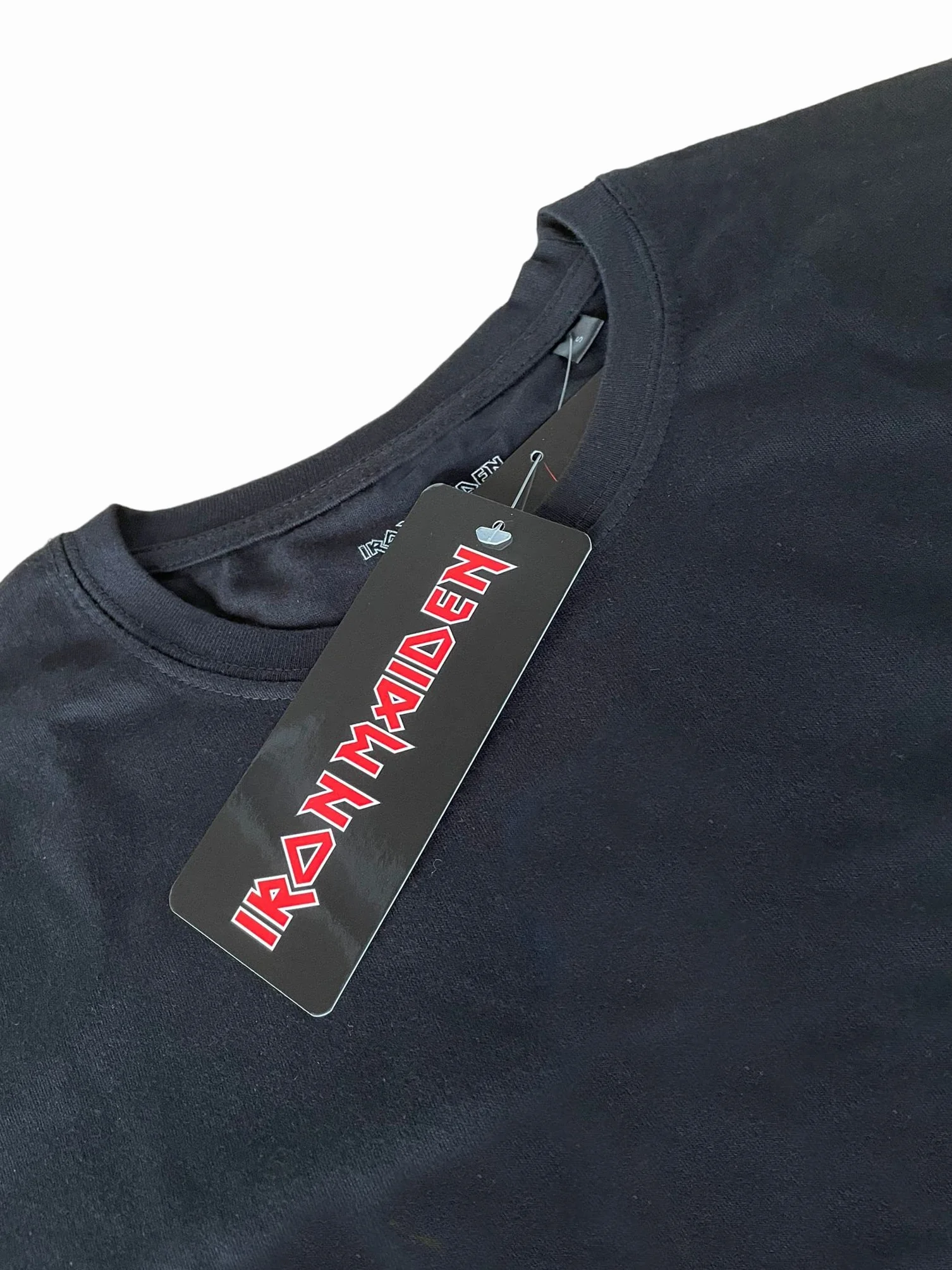 T-Shirt Iron Maiden Fear of The Dark. Maglietta Rock Ufficiale Nera. Band Heavy Metal. Cotone. Unisex. Adulto Ragazzo.
