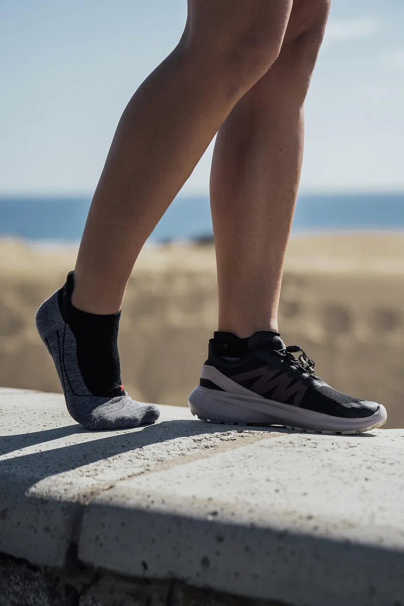 FALKE Donna TK5 Invisible Calzini da Escursionismo Imbottitura Leggera Anti-vesciche Calze da Trekking Sottili Traspiranti Asciugatura Rapida termoregolanti antiodore Lana Filo Funzionale 1 Paio