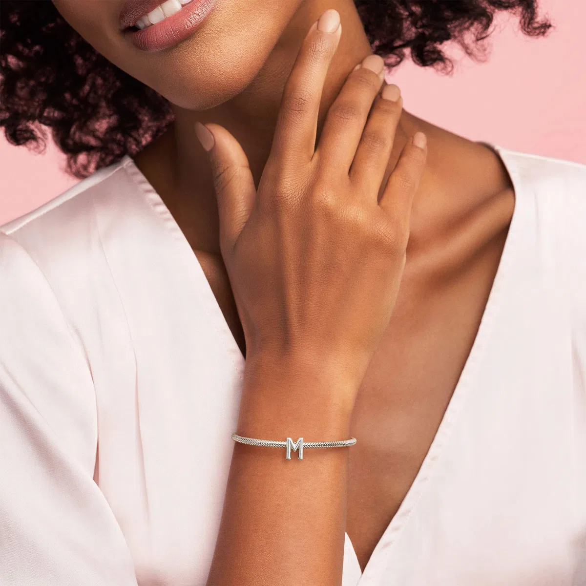 PANDORA Charm Lettera in argento sterling