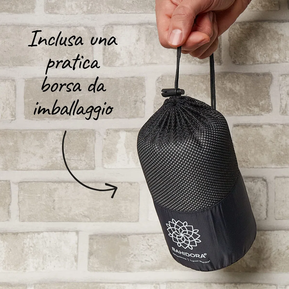 Coperta da viaggio Ultralight Warm 200x150cm. Coperta da campeggio per esterni in materiale Coolmax, ideale come accessorio da viaggio. Confezione piccola, morbida e traspirante