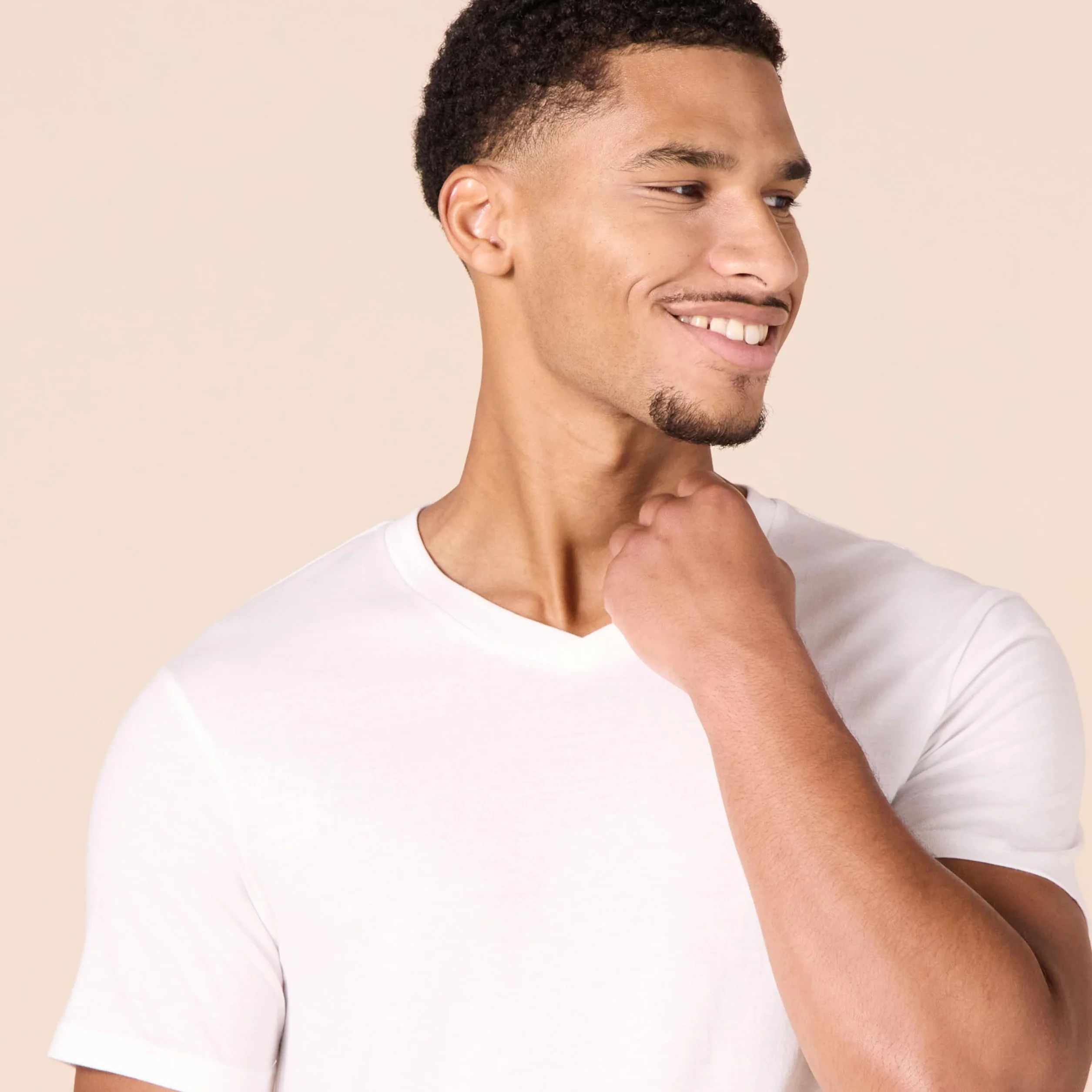Amazon Essentials Maglietta Intima Con Scollo A V, Traspirante, In Cotone Uomo, Pacco da 6
