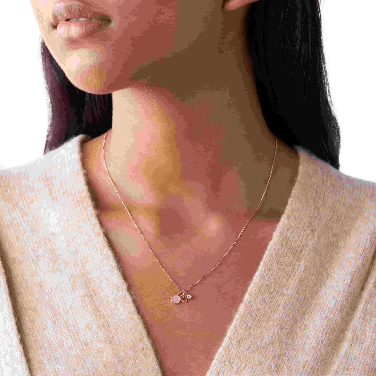 Fossil Collana con ciondolo rotondo da donna in acciaio inossidabile con chiusura a moschettone, tonalità oro rosa