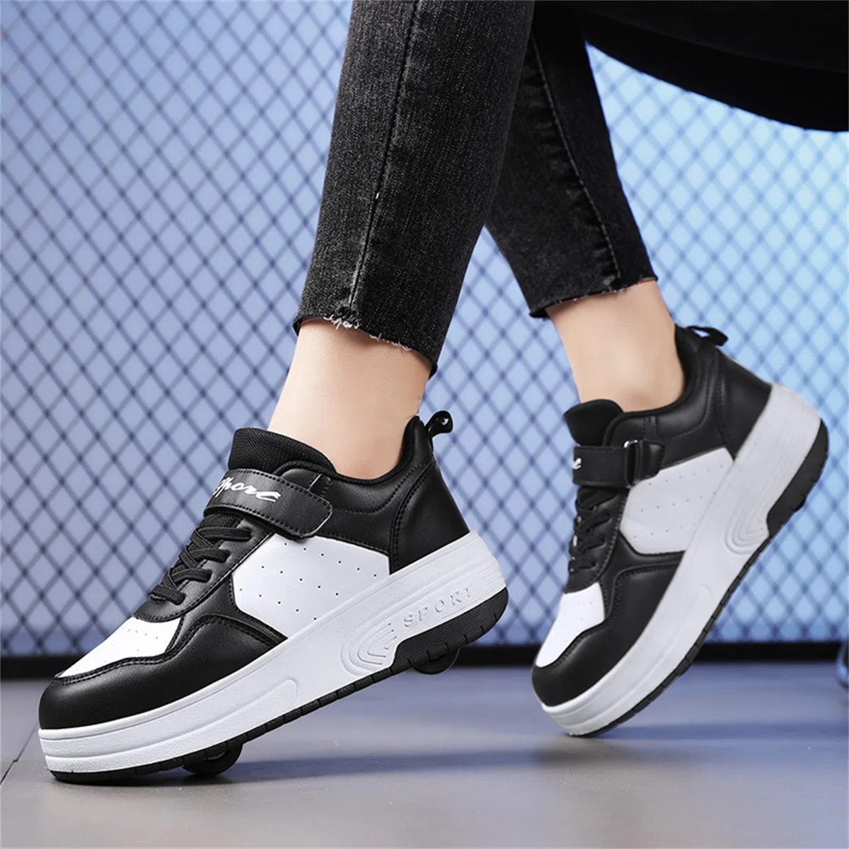Surwin Moda Scarpe con Rotelle Bambino, Scarpe con Rotelle Bambina, Sportive Scarpe da Skateboard Versatile, Scarpe per Bambini Rotelle a Scomparsa 2 in 1 Unisex
