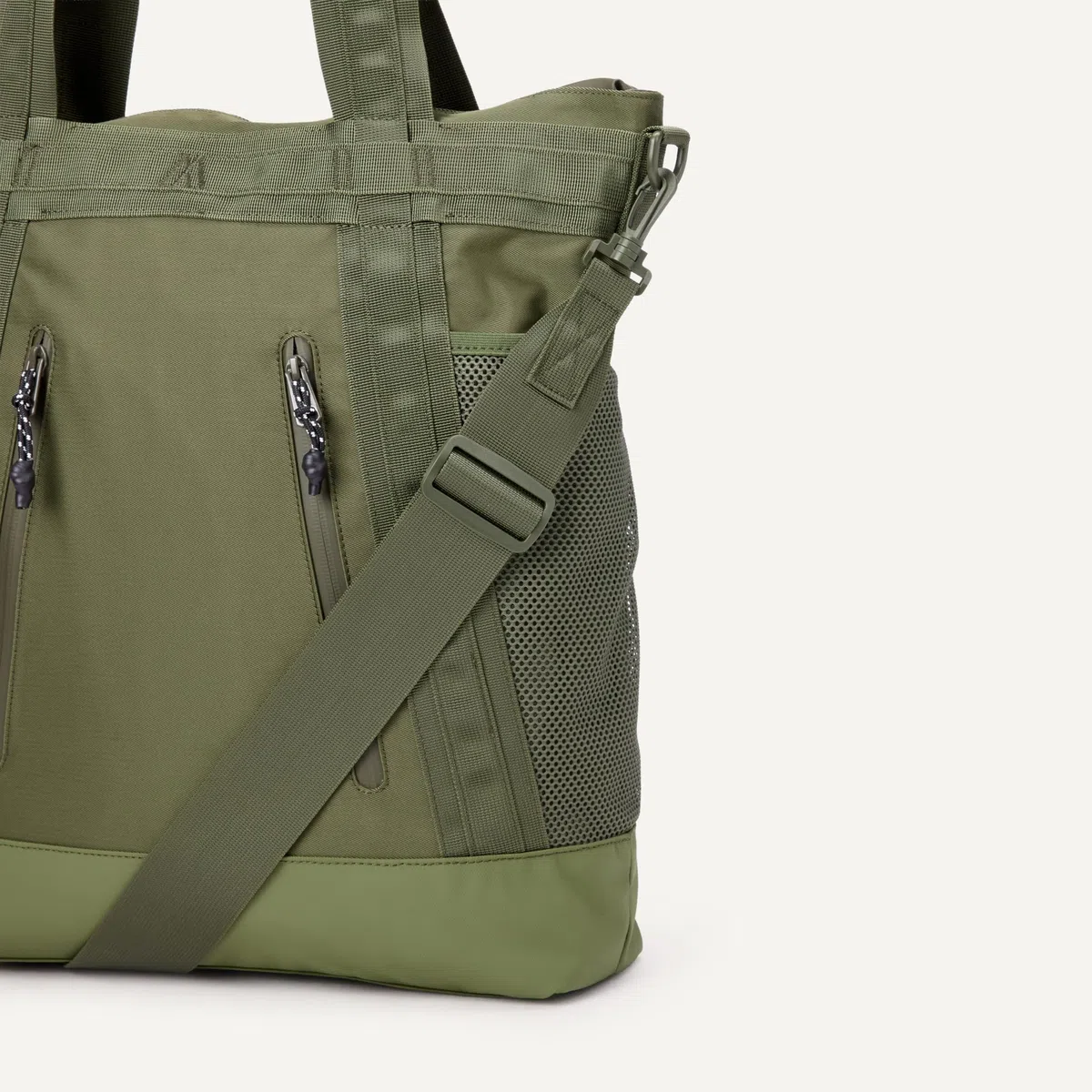 Amazon Essentials Borsa Tote in Nylon Convertibile in Zaino, con Cerniera e Spallacci Regolabili Unisex - Adulto