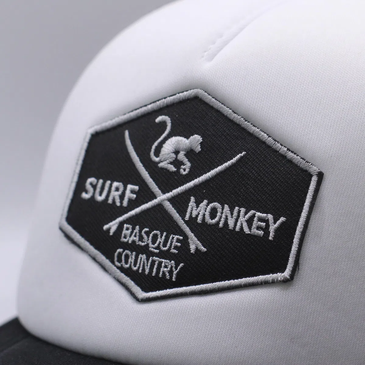 Surf Monkey Wear&Care - Berretto trucker imbottito con rete, per bambino/ragazza, 6-12 anni