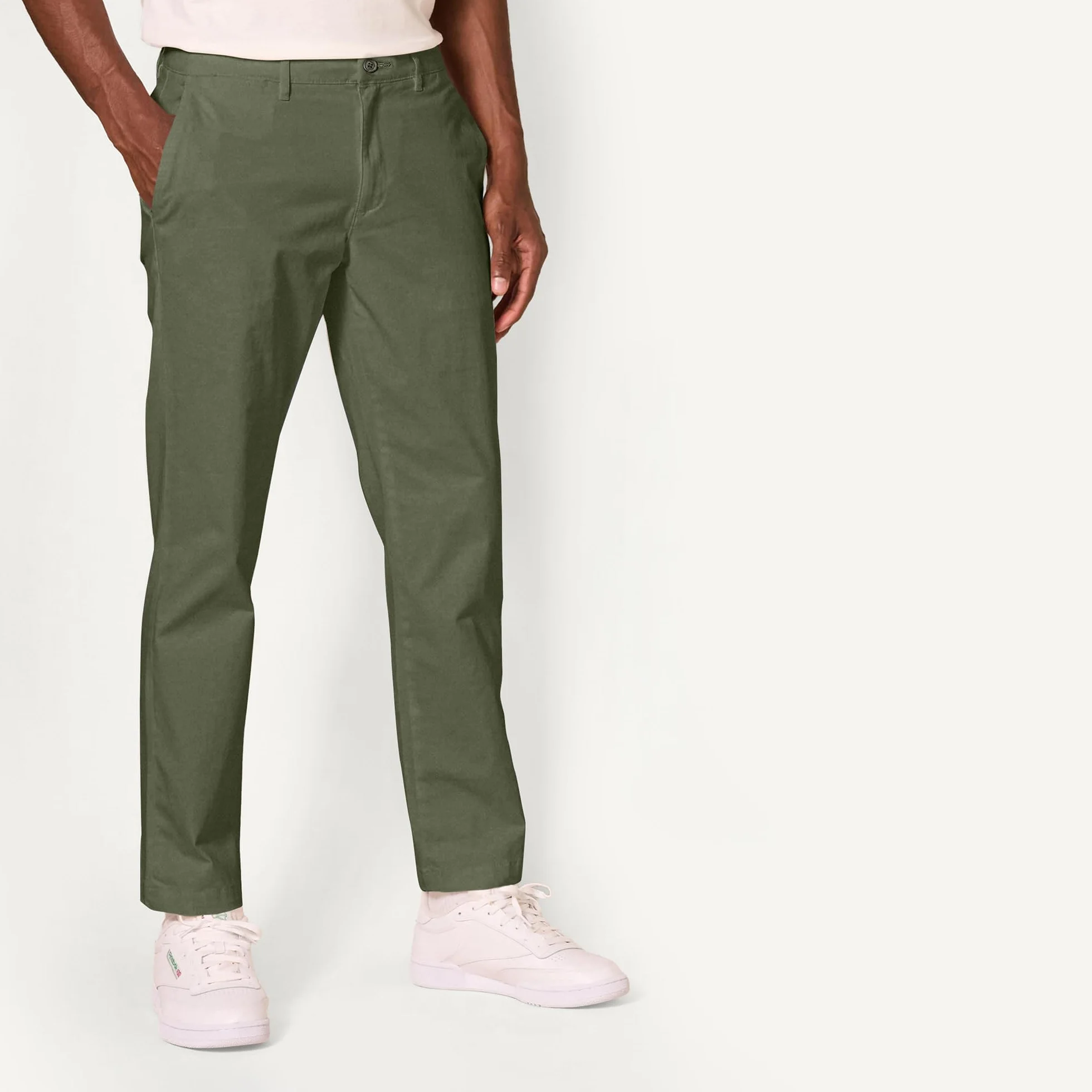Amazon Essentials Pantaloni Chino Elasticizzati Comodi Effetto Slavato, Vestibilità Atletica Uomo