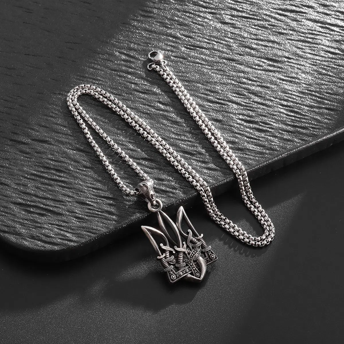 FFZHZHF Collane da uomo Gioielli da donna Retro Punk Nettuno Po eidon Collana con tridente Ucraina Emblema nazionale Ciondolo adatto per uomo Gioielli alla moda alla moda Acce orie Regalo