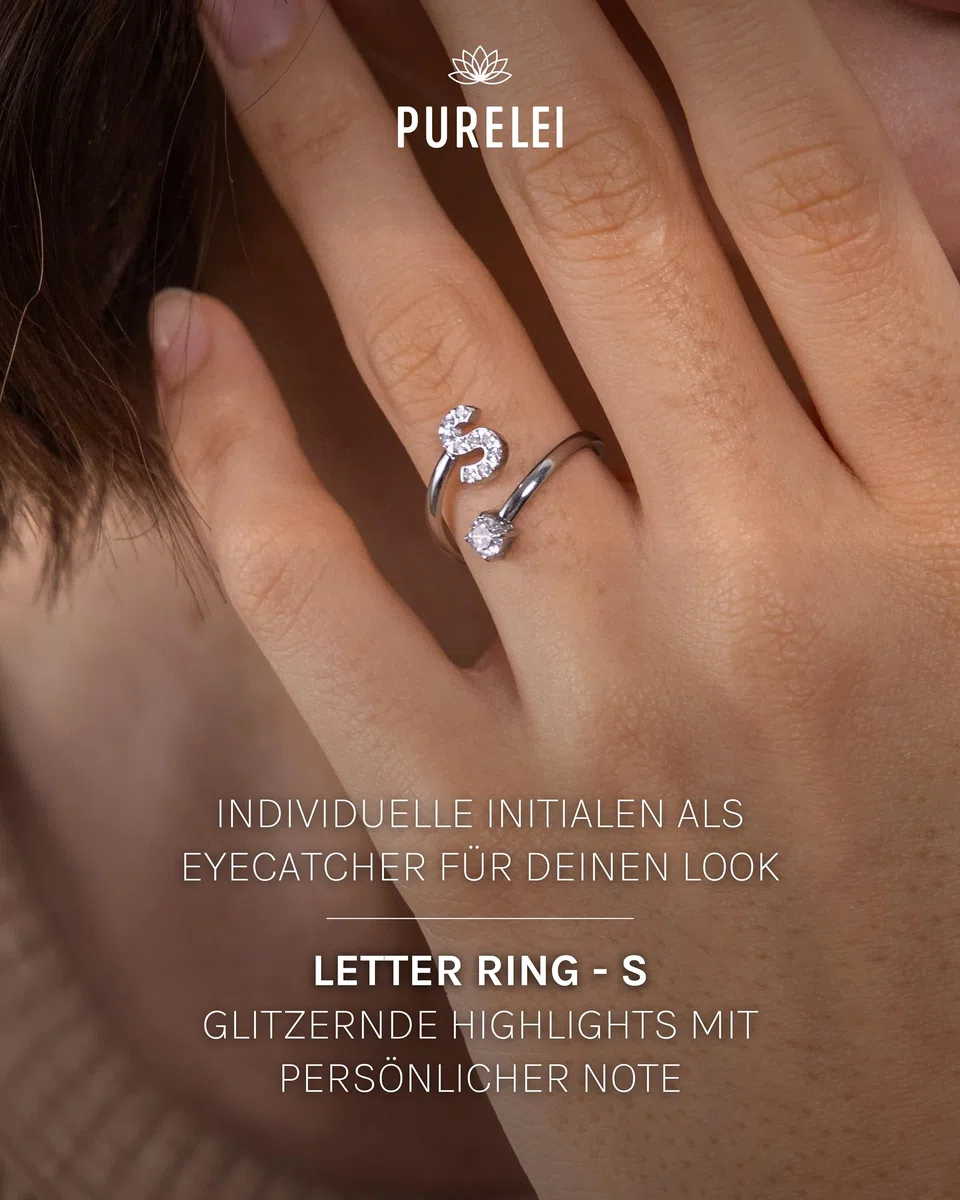 Purelei® Anello con lettere – Anello da donna in acciaio inox durevole – Anelli impermeabili – Anelli regolabili dalla taglia 50 alla 60 – Gioielli alla moda per il tuo look personalizzato
