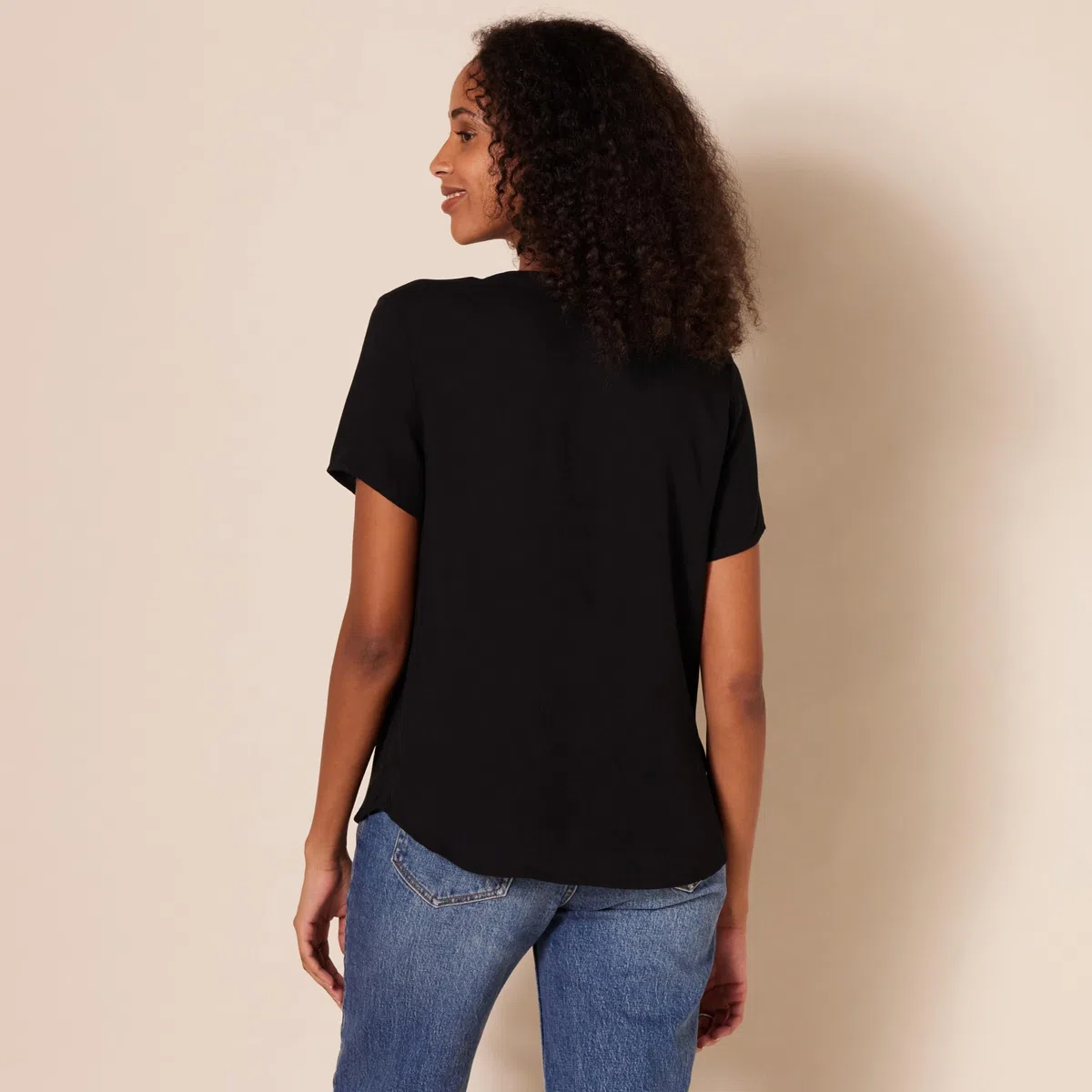 Amazon Essentials Donna Camicetta in Tessuto a Maniche Corte con vestibilità Comoda
