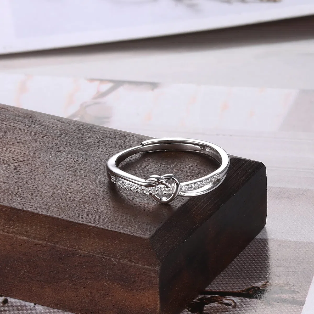 ADRAMATA Anello in Argento 925 per Donna, Anello Regolabile con Nodo d'amore, Anello di Fidanzamento in Argento 925 Regalo di Anniversario