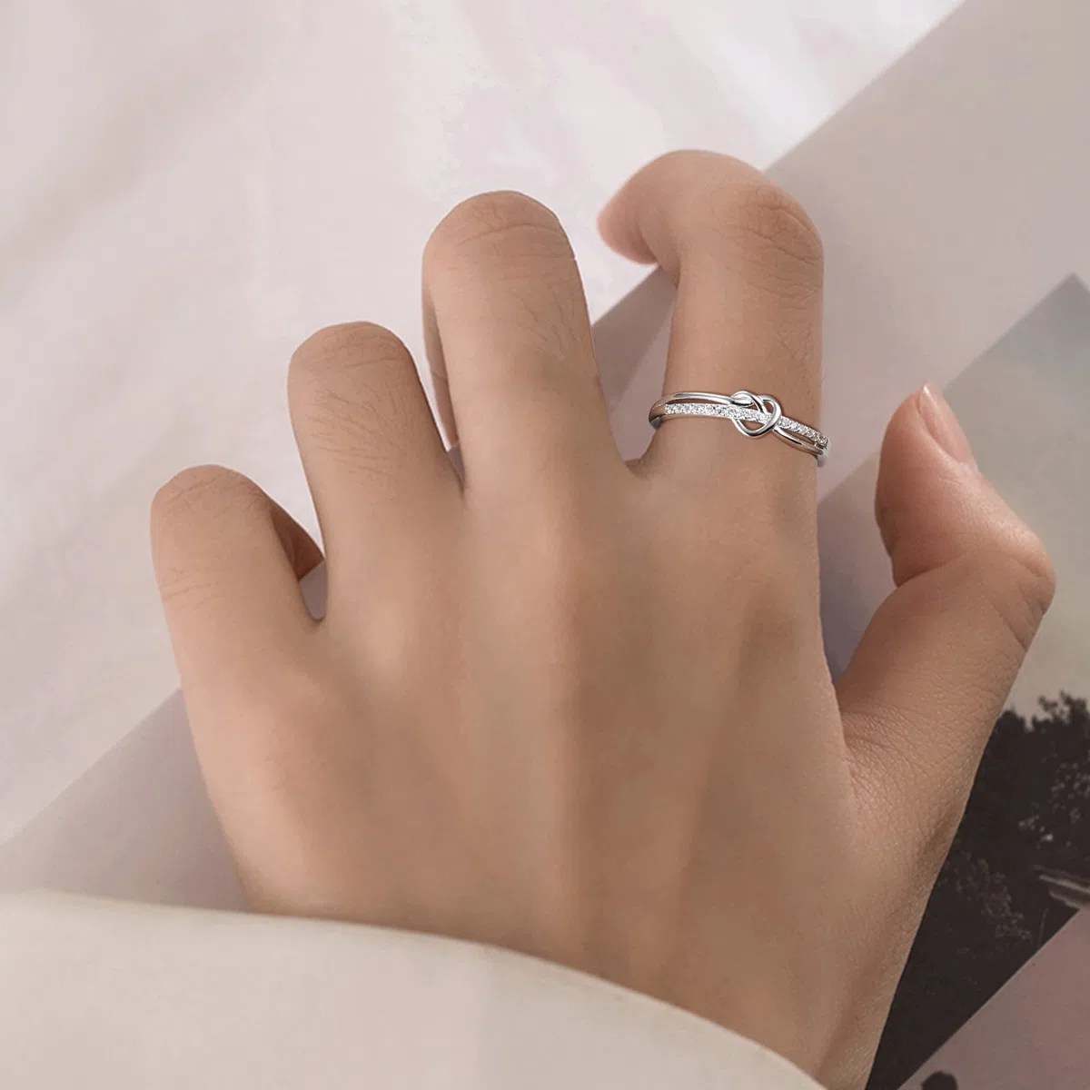 ADRAMATA Anello in Argento 925 per Donna, Anello Regolabile con Nodo d'amore, Anello di Fidanzamento in Argento 925 Regalo di Anniversario