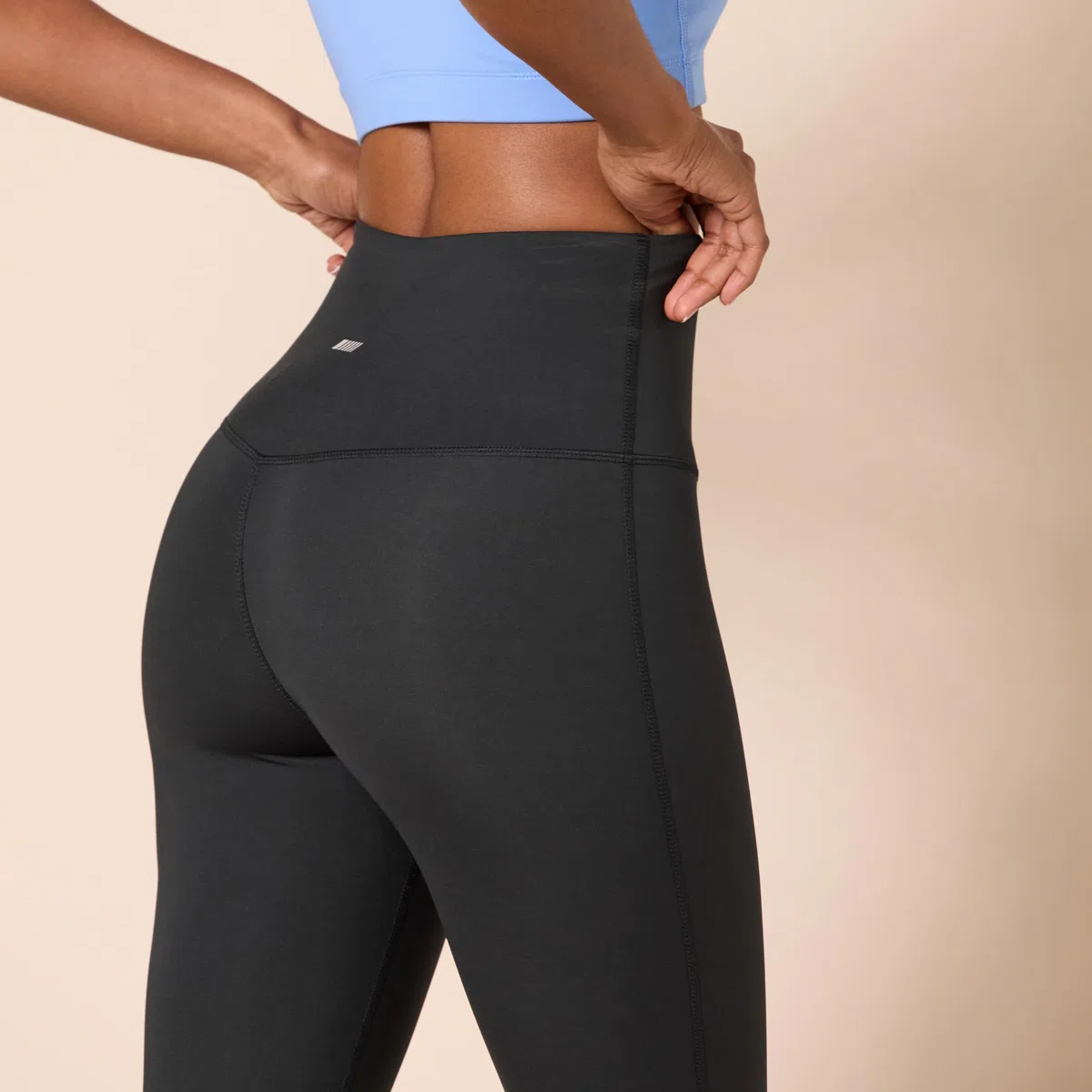 Amazon Essentials Donna Leggings Capri Sportivi Modellanti per Allenamento a Vita Alta (Disponibili in Taglie Forti)