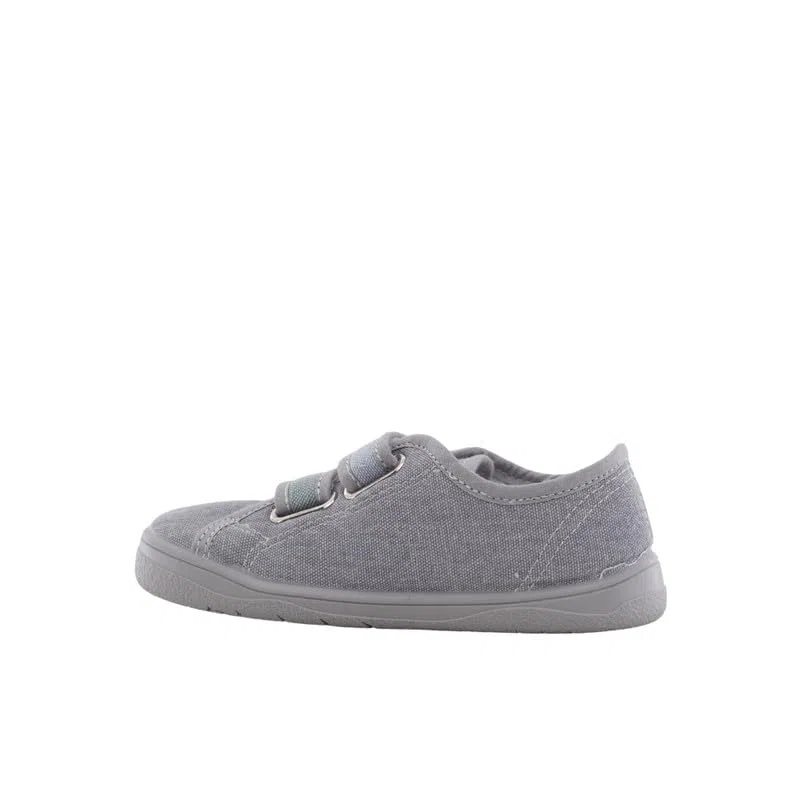 Scarpe sportive in tela adatte per ragazze e bambini - molto comode di facile apertura con velcros - Made in Spagna.
