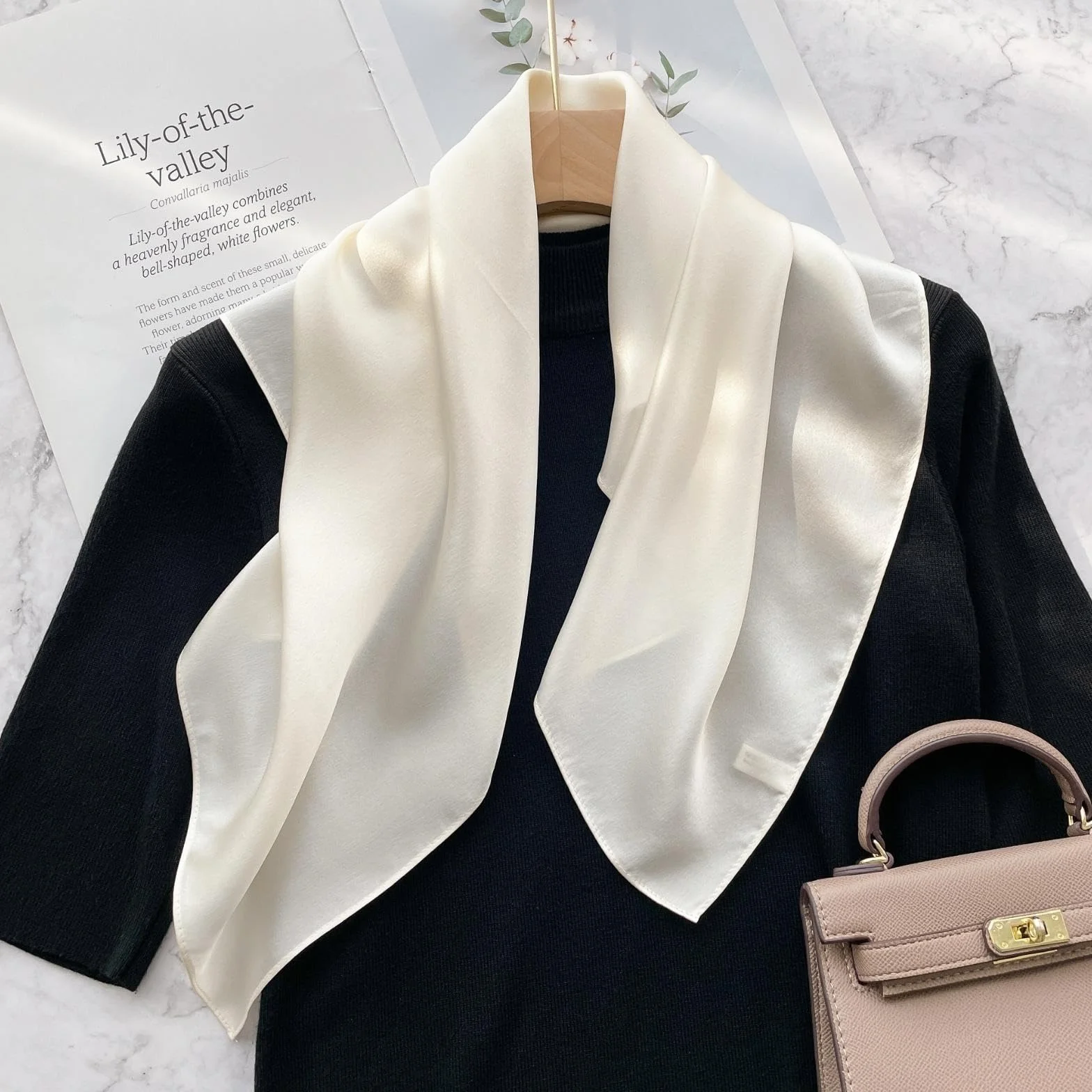 PoeticEHome Foulard in 100% Seta di Gelso Pura - Sciarpa Quadrata Donna a Tinta Unita per Collo e Testa con Confezione Regalo - 68x68 cm