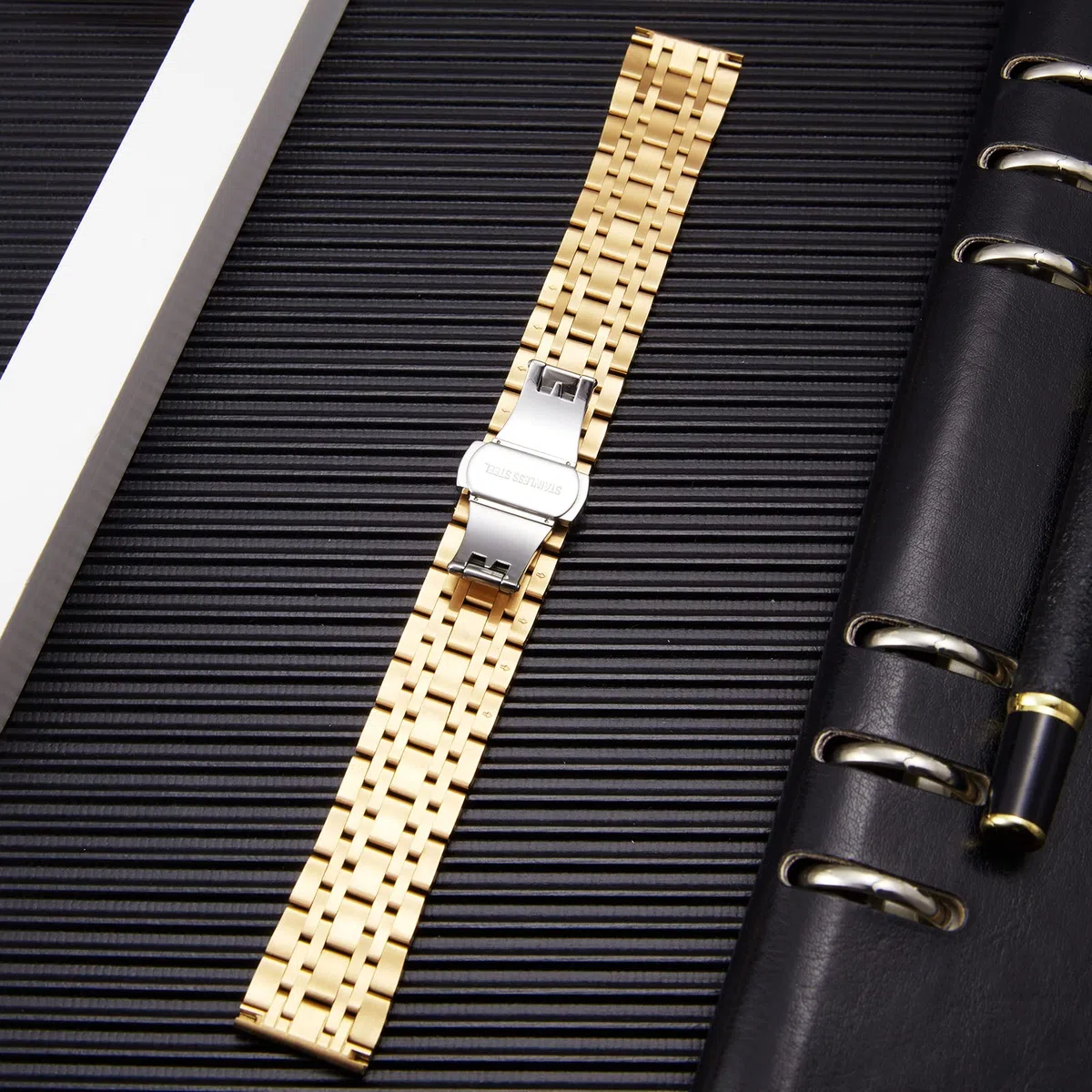 BINLUN Cinturino Per Orologi in Acciaio 12mm 13mm 14mm 15mm 16mm 17mm 18mm 19mm 20mm 21mm 22mm 23mm 24mm Metallo Cinturino di Ricambio Per Smartwatch Per Donne Uomo 7 Colori