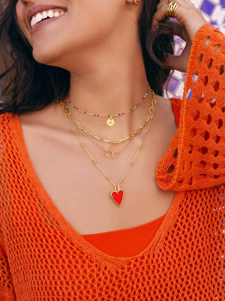 SINGULARU - Mini Medallion Letter. Ciondolo con Iniziale in Argento Sterling 925 con Finitura Placcata Oro 18Kt. Abbinabile con Collana. Gioielli per Donna. Lettera A-Z