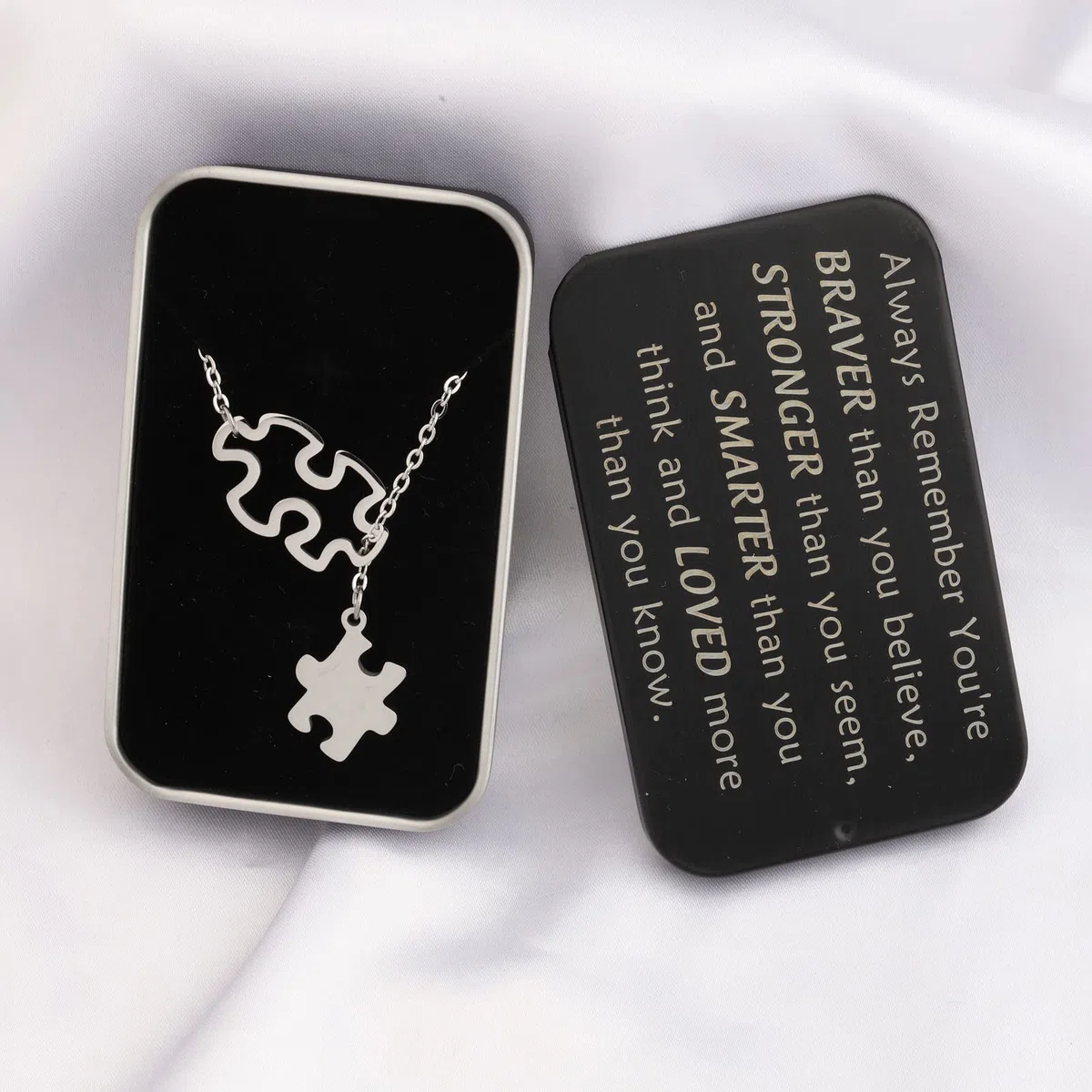 BNQL Collana per la consapevolezza dell'autismo, collana con puzzle per autismo, regalo per autismo, con scatola portagioie con scritta "You Are Braver Stronger Smarter Than You Think"
