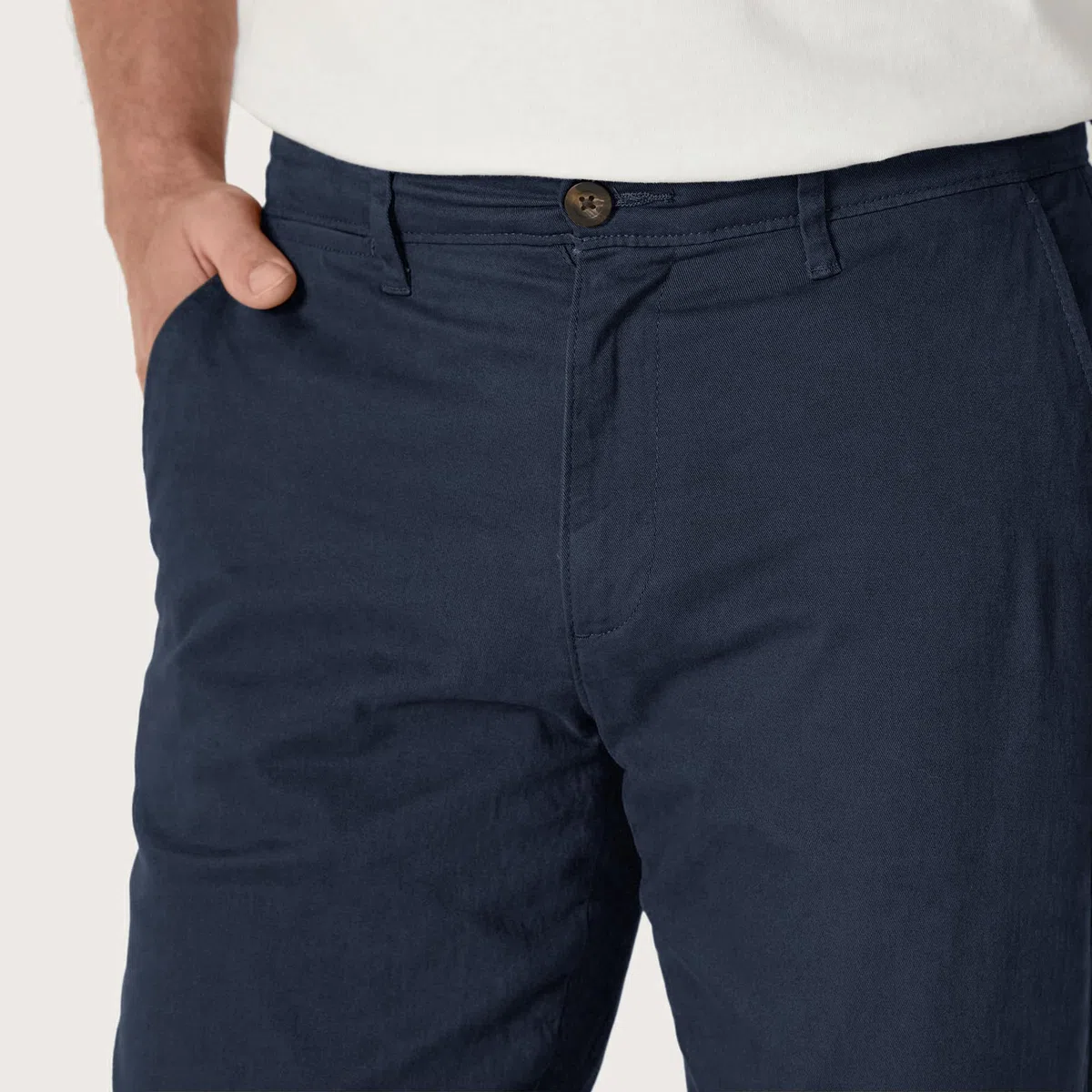 Amazon Essentials Pantaloni Chino Elasticizzati Comodi Effetto Slavato, Vestibilità Atletica Uomo