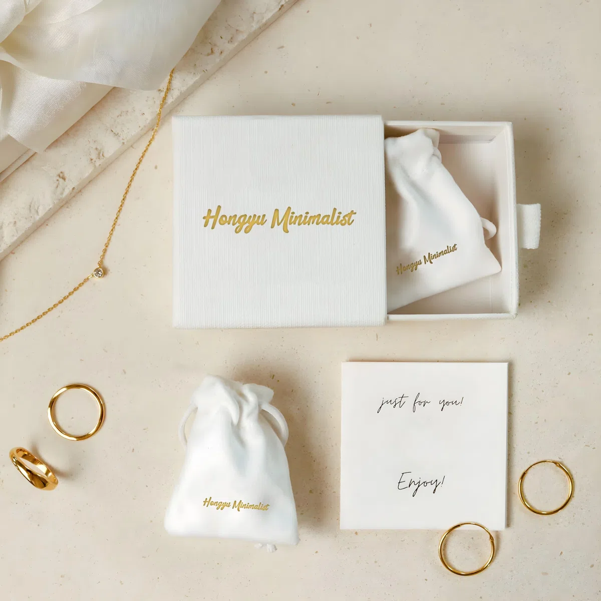 Gemelli in oro - Gemelli con lettera monogramma inciso - Design iniziale dei gemelli personalizzati - Gemelli con nome - Regalo Groomsman