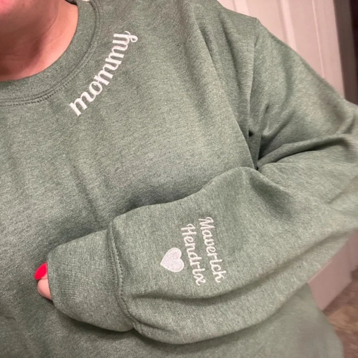 Felpa Personalizzata per Mamma con Nomi dei Bambini, Girocollo, Regalo per Mamma, Nonna