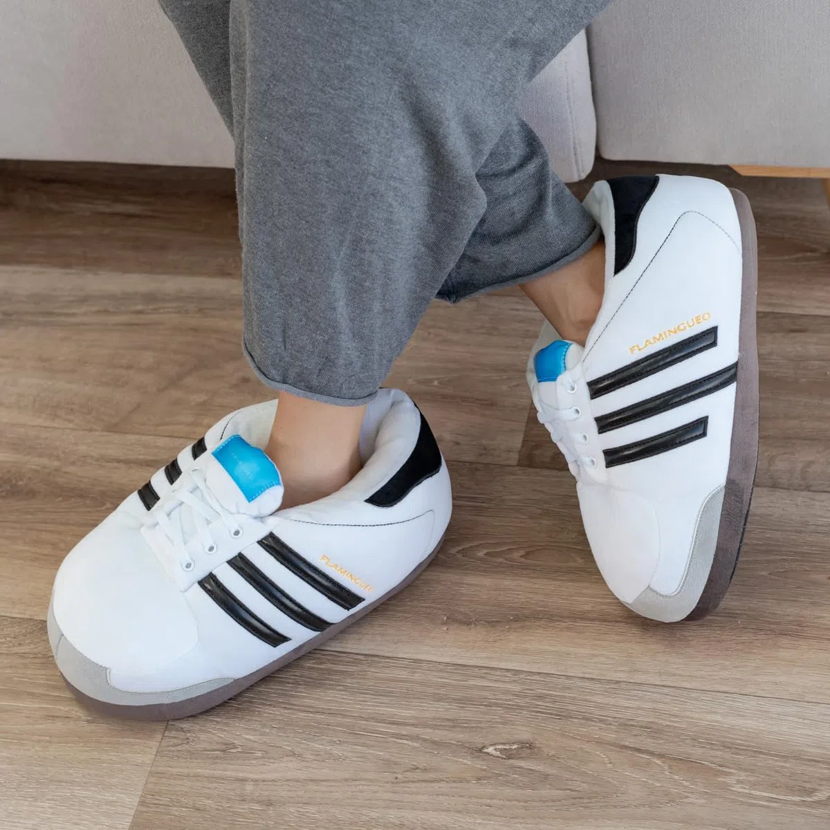 Flamingueo Pantofole Sneakers - Ciabatte Donna Invernali, Pantofole Uomo, Unisex, Ciabatte Invernali Uomo, Regali Divertenti, Taglia Unica