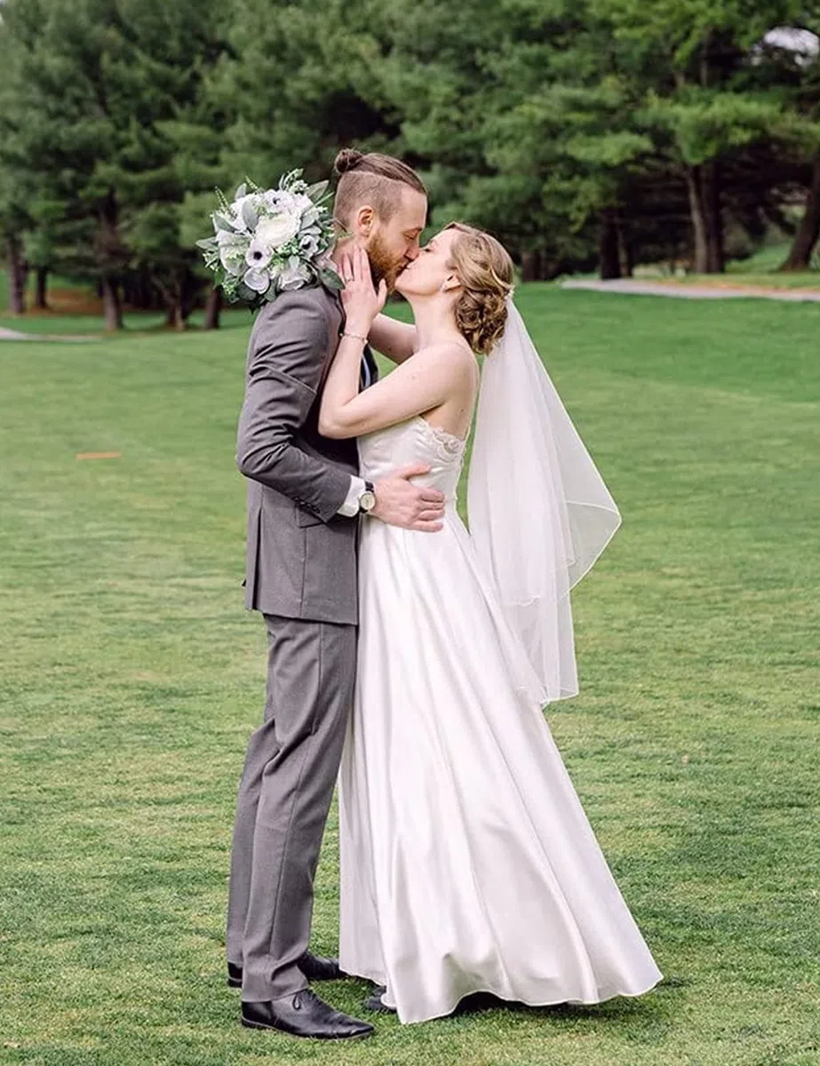 BEAUTELICATE Velo da Sposa Velo Tulle Corto 2 Strati Gomito Dito Lunghezza con Pettine di Metallo per Nozze Bianco Avorio